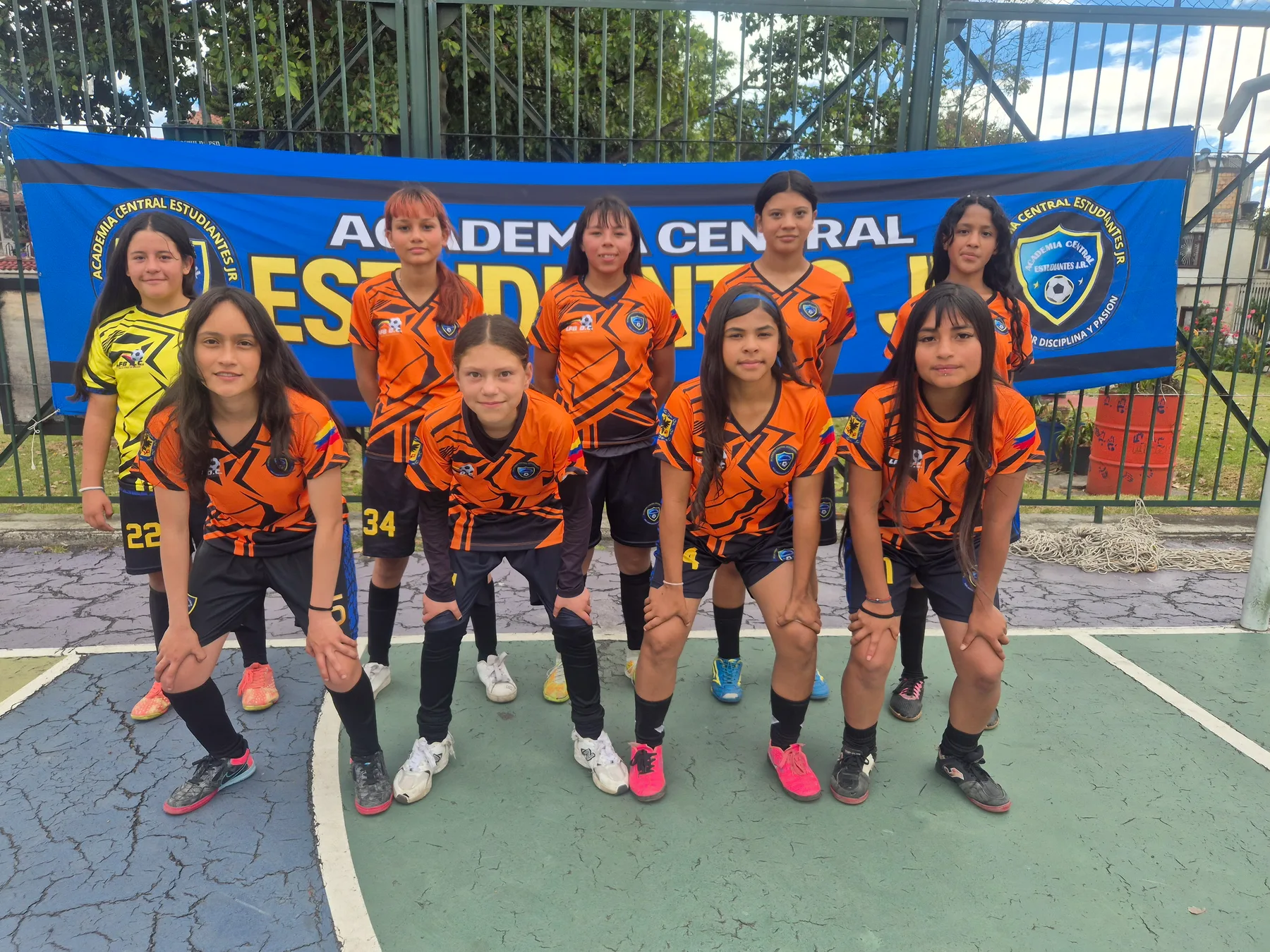 ESCUELA DE FUTBOL ESTUDIANTES JR